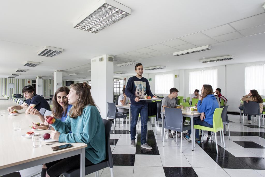 Residencia Universitaria Resa Siglo XXI Кульєредо Екстер'єр фото
