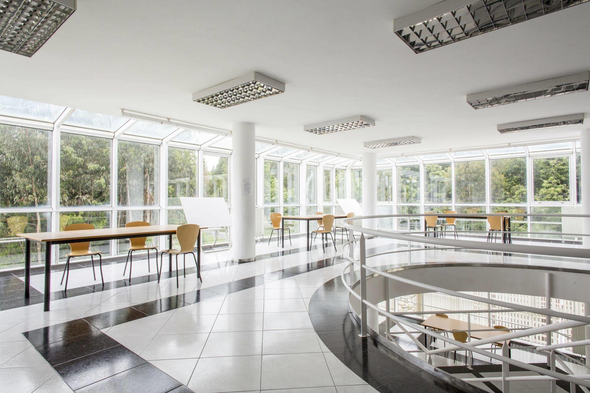 Residencia Universitaria Resa Siglo XXI Кульєредо Екстер'єр фото