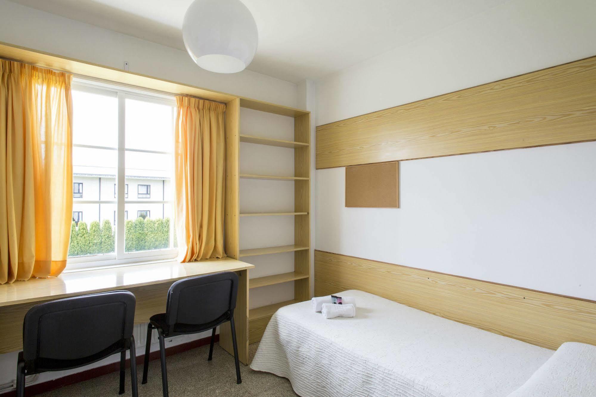 Residencia Universitaria Resa Siglo XXI Кульєредо Екстер'єр фото