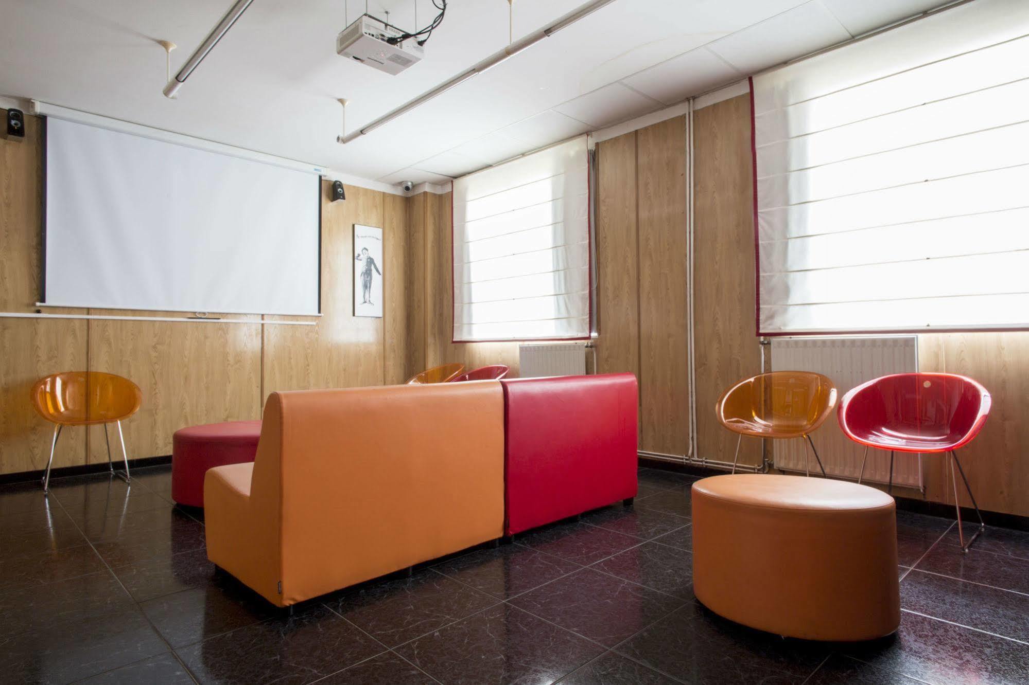 Residencia Universitaria Resa Siglo XXI Кульєредо Екстер'єр фото